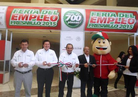 OFERTAN MÁS DE 750 VACANTES EN FERIA DEL EMPLEO FRESNILLO 2015