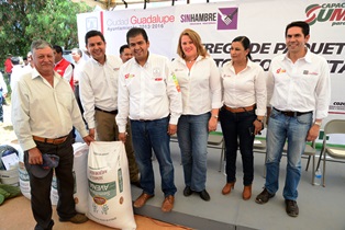 ENTREGAN EN GUADALUPE PAQUETES PARA HUERTOS COMUNITARIOS