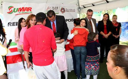 ENTREGAN AUTORIDADES DEL SEDIF A 14 MENORES EN REINTEGRACIÓN FAMILIAR Y UNO EN ADOPCIÓN