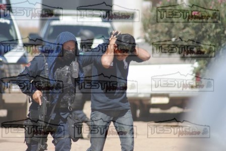 FUERON A EJECUTAR A DOS Y DESPUÉS SON DETENIDOS