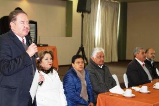 TRABAJAMOS PARA CONSOLIDAR SISTEMA EDUCATIVO DEL SIGLO 21: FLORES CHÁVEZ