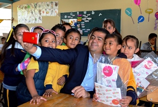 BENEFICIAN A 16 MIL ALUMNOS CON ÚTILES ESCOLARES