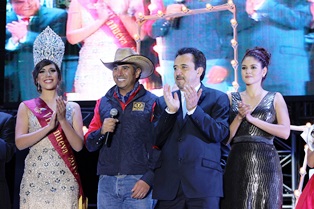 IMPRESIONANTE INICIO DE LA FERIA DE VILLANUEVA