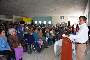 DIF DE JEREZ REALIZA LA FIRMA DE APOYOS DEL PROGRAMA SUMANDO A LOS ABUELOS