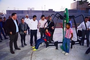 INAUGURAN GIMNASIO AL AIRE LIBRE EN FRACCIONAMIENTO CAMPO REAL