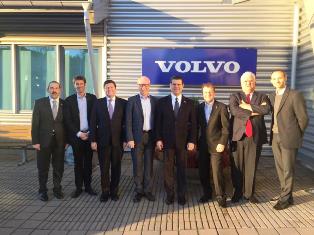 SOSTIENE MAR REUNIONES CON IMPORTANTES EMPRESAS VOLVO, EN SUECIA