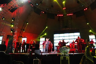 EN LA PRESENTACIÓN DE LOS ÁNGELES AZULES