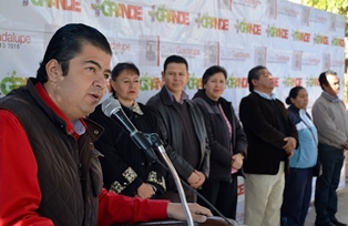 EXITOSA PRESENTACIÓN DE CONJUNTO PRIMAVERA EN LA FERIA DE LA VIRGEN 2015