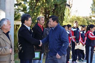 Reconoce Alcalde la promoción de los valores cívicos en la institución educativa