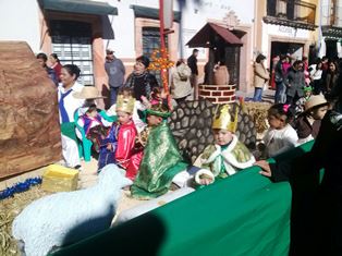GRÁN PARTICIPACIÓN DE LOS NIÑOS DE LA GUARDERÍA DEL DIF DE JEREZ EN TRADICIONAL DESFILE