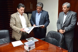 ENTREGA EJECUTIVO DEL ESTADO PAQUETE ECONÓMICO 2016 EN TIEMPO Y FORMA A LA LXI LEGISLATURA