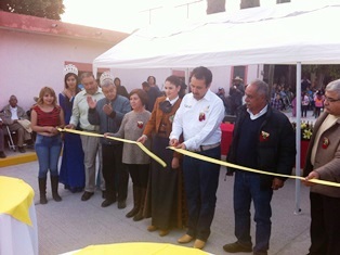 Entrega Torres pavimentación de calles en Tayahua