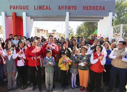 INAUGURAN MAR Y ROSARIO ROBLES PARQUE LINEAL HERRERA Y CLAUSURAN CURSOS DE HÁBITAT