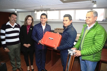 ENTREGA CARLOS PEÑA EQUIPO CON TECNOLOGÍA DE VANGUARDIA A LA SECRETARÍA DE OBRAS PÚBLICAS