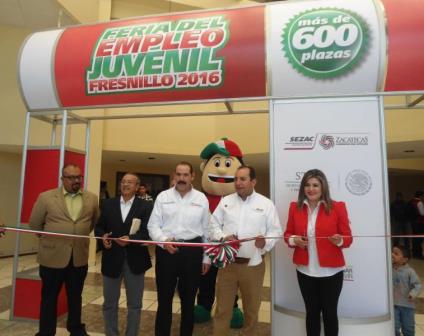 OFERTAN 600 VACANTES EN FERIA DEL EMPLEO JUVENIL FRESNILLO 2016