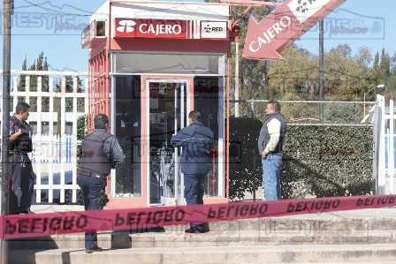 ENTREGAN APOYOS COMPROMETIDOS POR MAR POR 452 MIL PESOS