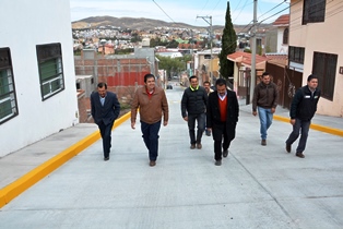 SUPERVISA ROBERTO LUÉVANO OBRAS DE MEJORAMIENTO URBANO