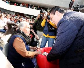 ENTREGA GOBERNADOR MÁS DE 6 MDP EN APOYOS EMERGENTES