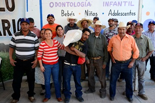 GOBIERNO JEREZANO CONTINÚA ENTREGANDO APOYOS AL CAMPO