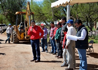 ARRANCAN TRABAJOS DE PAVIMENTACIÓN EN CAMINO RURAL PARA CONECTAR  MARTÍNEZ DOMINGUEZ CON LA ZACATECANA