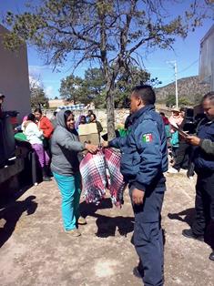ATIENDE PC FRESNILLO A HABITANTES DE DOS COMUNIDADES LOS AFECTADOS POR EL FRÍO