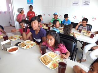 Instalan comedor comunitario en Colonia Las Aves