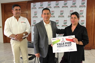 ENTREGA AYUNTAMIENTO CAPITALINO APOYOS DE MEJORAMIENTO DE VIVIENDA