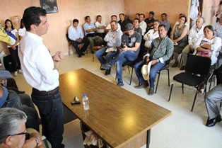RAFAEL FLORES MENDOZA SE COMPROMETE CON TRANSPORTISTAS DE ZACATECAS