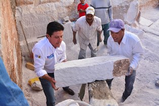 Reunion con trabajadores de la cantera