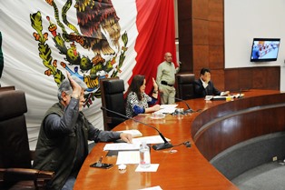 DIPUTADO PIDE LA RENUNCIA DE EPN
