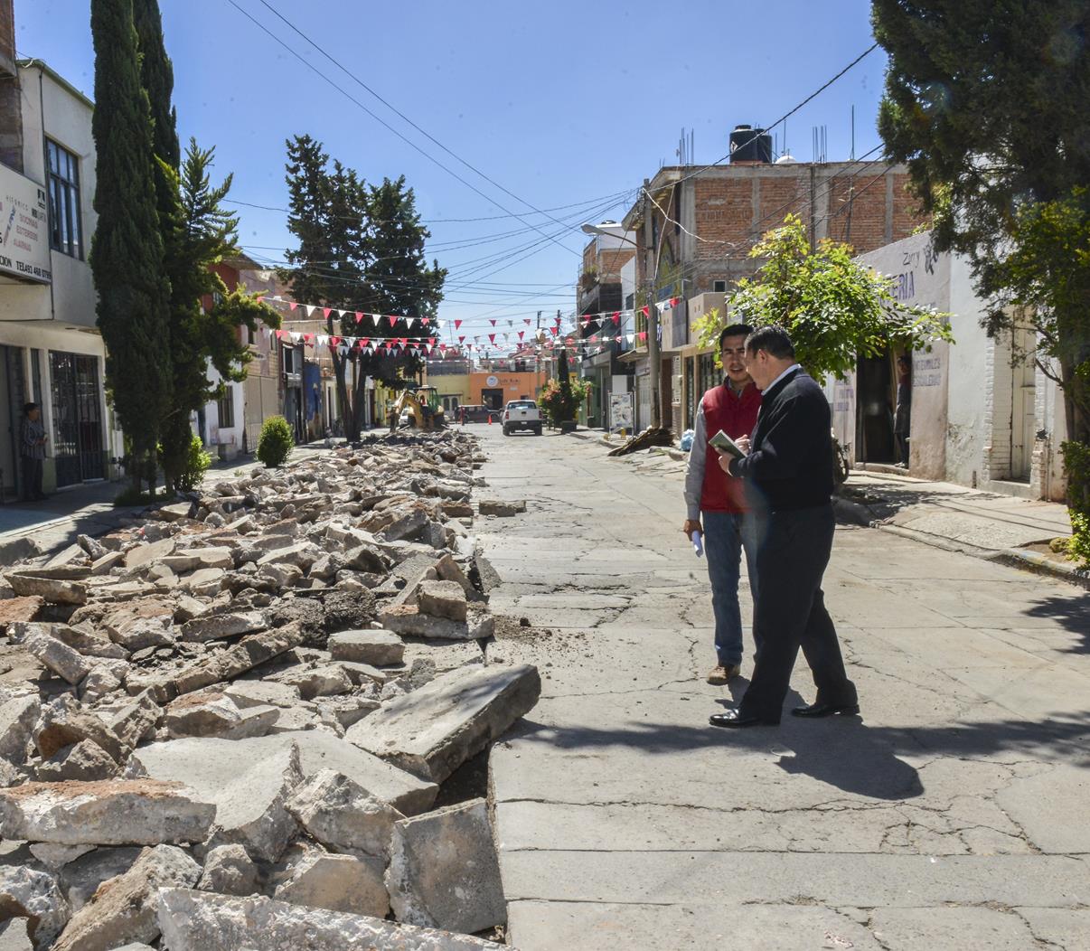 Supervisa Alcalde obra en calle Independencia