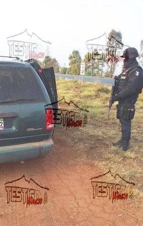 DETIENEN A GUÍA DE TURISTAS CON DROGA Y ARMAS