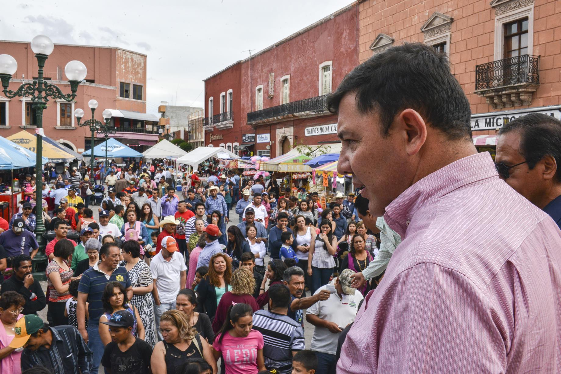 Realizan Tradicional Verbena del Día del Padre