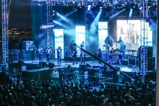 PONEN LOS ÁNGELES AZULES RITMO Y SABOR A LA FENAFRE 2016