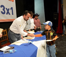 BECAS PARA NIÑOS Y ATENCIÓN A LA PREVENTIVA OTORGA PEPE PASTELES