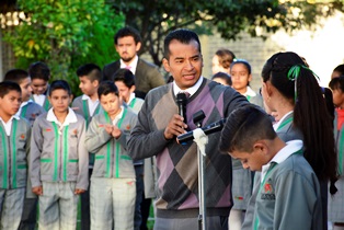 FERNANDO UC, PRESIDENTE COMPROMETIDO CON LA EDUCACION