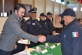 RECONOCEN TRABAJO DE POLICÍAS MUNICIPALES