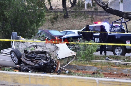 SE MATAN 3 ENFERMEROS EN FATAL ACCIDENTE