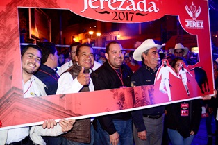 ESPECTACULAR ENCIERRO NOCTURNO Y CONCIERTO CON GRUPO PALOMO EN LA JEREZADA 2017