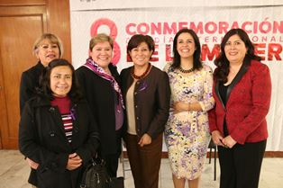 EXHORTA ALCALDESA A SECTOR FEMENIL A ABRIR MÁS BRECHAS A FAVOR DEL GÉNERO