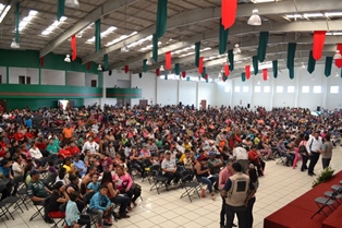 INTEGRANTES DEL SINDICATO MINERO IRRUMPEN ENTREGA DE APOYOS PARA LOS FRESNILLENSES