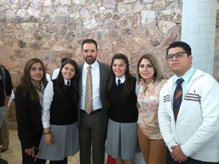 FESTEJAN A ESTUDIANTES FRESNILLENSES