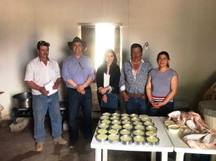 VISITAN LA COMUNIDAD DE SAN TADEO  PARA APOYAR A QUESEROS