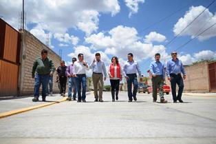 EL PRESIDENTE MUNICIPAL ENTREGA OBRAS DE PAVIMENTACIÓN EN COLONIAS DE FRESNILLO