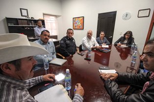 ACUERDAN AYUNTAMIENTO Y ASOCIACIÓN GANADERA PLAN DE TRABAJO PARA CASOS DE GANADO MOSTRENCO