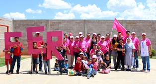 RECIBEN NIÑOS DE LA VILLA INFANTIL LA VISITA DE FERNANDA