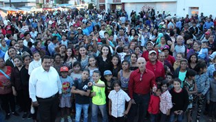 PARTICIPAN CANDIDATAS A REINA EN FIESTAS PATRONALES EN HONOR A LA VIRGEN DE SANTA ANA