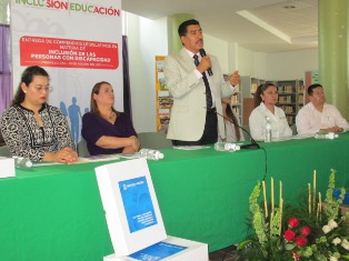 EL GOBIERNO MUNICIPAL DE FRESNILLO RECIBE COMPENDIOS LEGISLATIVOS EN MATERIA DE INCLUSIÓN DE PERSONAS CON DISCAPACIDAD