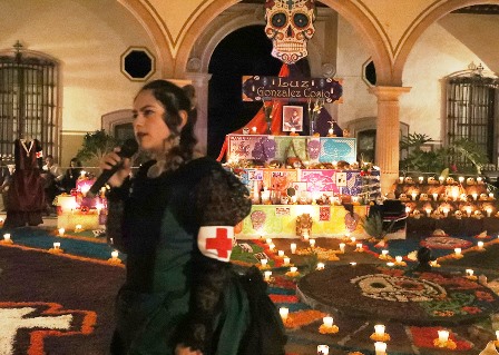PRESENTA TSJEZ ALTAR DE MUERTOS EN MEMORIA DE LUZ GONZÁLEZ COSÍO