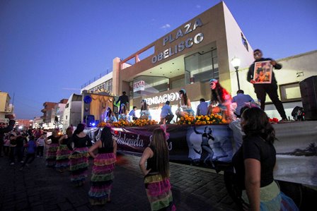 REALIZAN CON GRAN PARTICIPACIÓN EL TRADICIONAL DESFILE DE LA UAF DENTRO DEL FESTIVAL DE LA MUERTE
